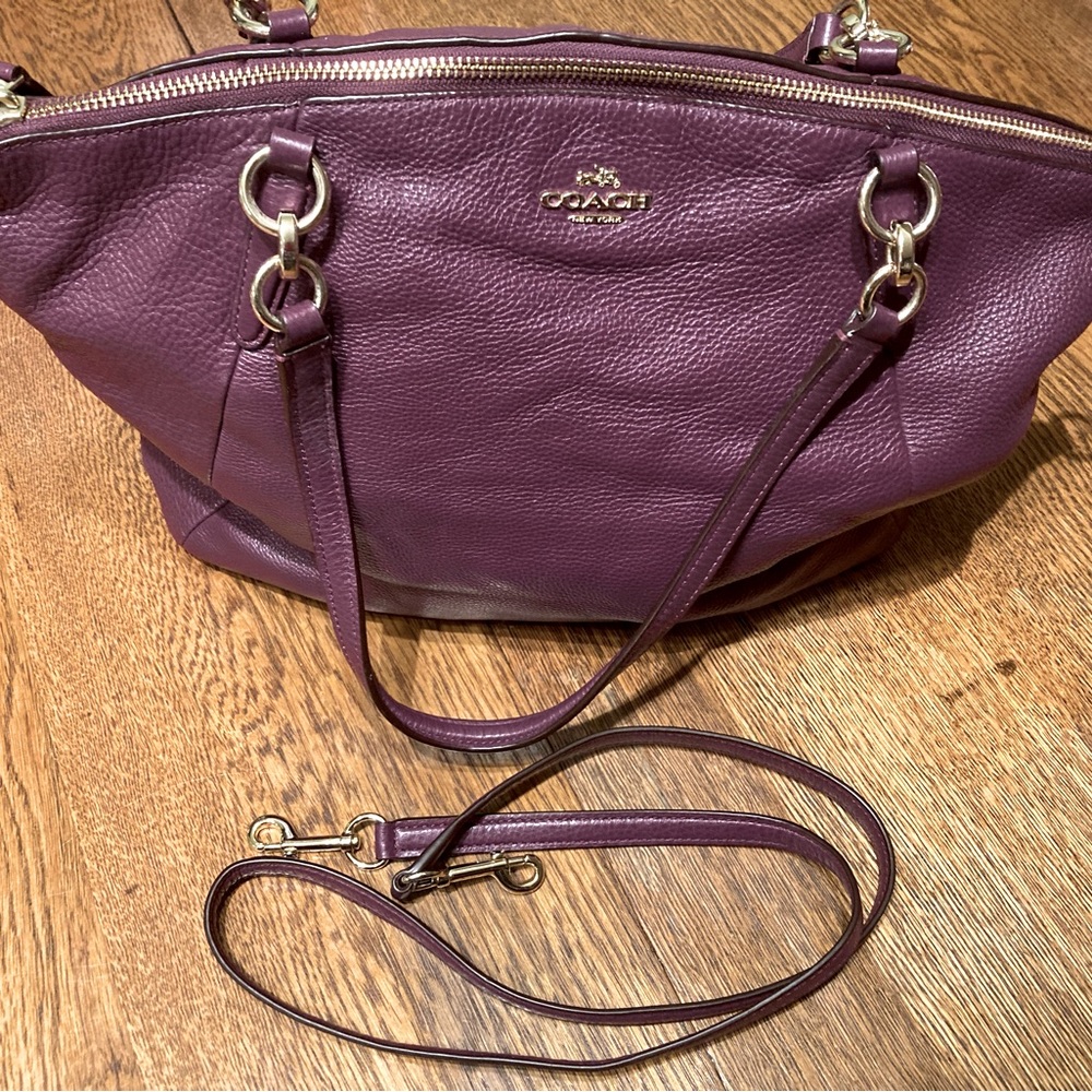 Coach Kelsey crossbody pebble leather handbag